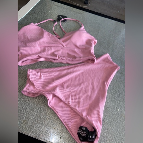 Zaful 2 piece pink bikini swim suit - Picture 3 of 9